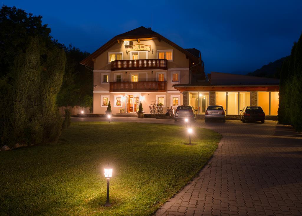 Hotel Honti Wellness Es Konferencia Szalloda Вишеград Экстерьер фото
