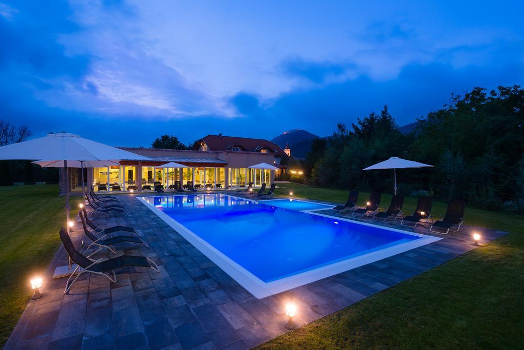 Hotel Honti Wellness Es Konferencia Szalloda Вишеград Экстерьер фото