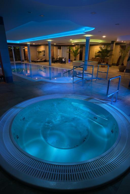 Hotel Honti Wellness Es Konferencia Szalloda Вишеград Экстерьер фото