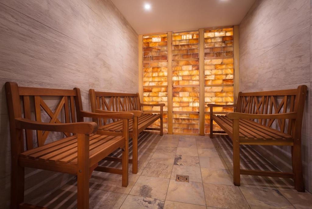 Hotel Honti Wellness Es Konferencia Szalloda Вишеград Экстерьер фото