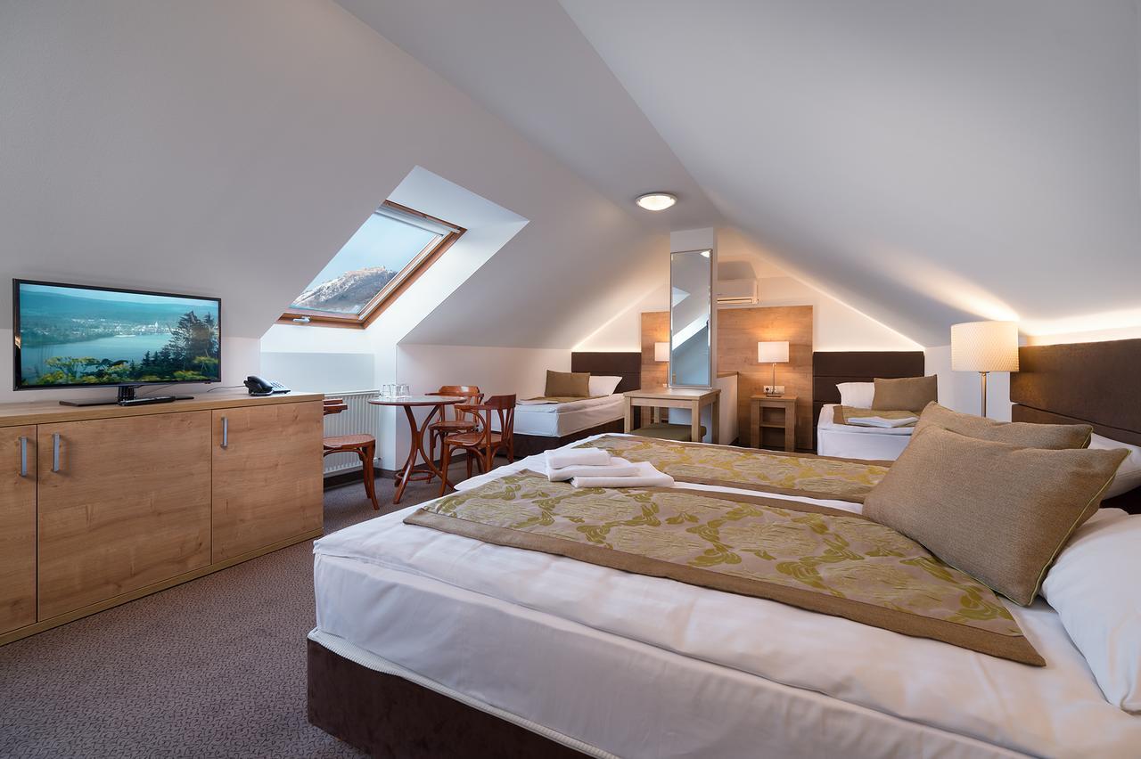 Hotel Honti Wellness Es Konferencia Szalloda Вишеград Экстерьер фото